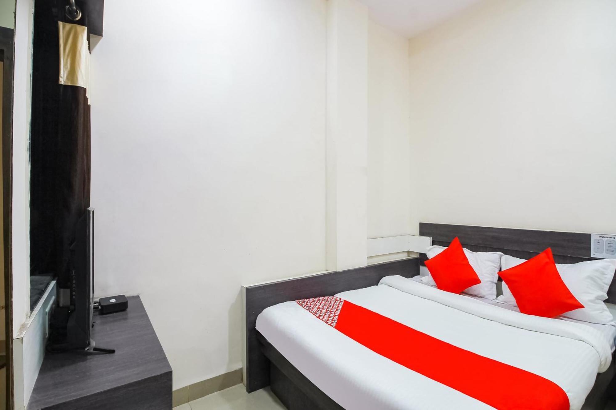 Hotel O Unique Inn Dhule Exteriér fotografie